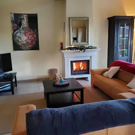 Nyaraló In With Golf & Pool Access