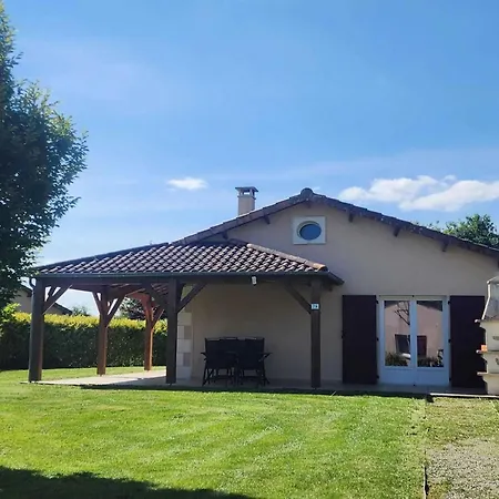 Nyaraló In With Golf & Pool Access