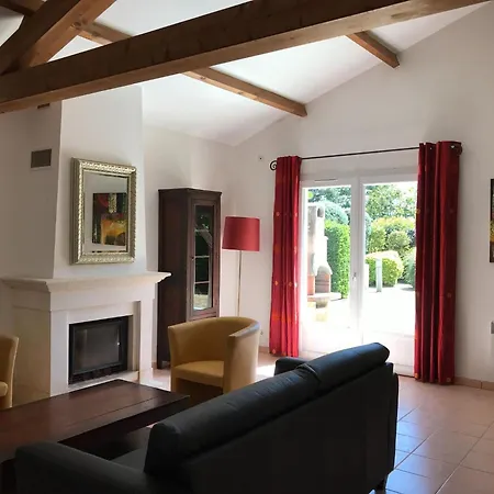 In With Golf & Pool Access Nyaraló *