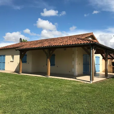 Nyaraló In With Golf & Pool Access *