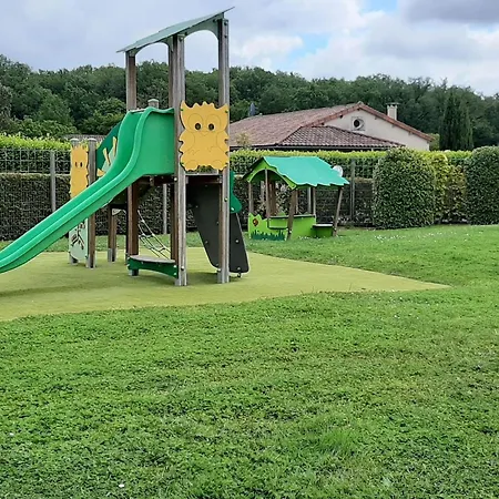 Nyaraló In With Golf & Pool Access *