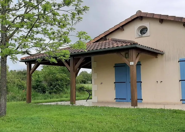 In With Golf & Pool Access Сasa de vacaciones