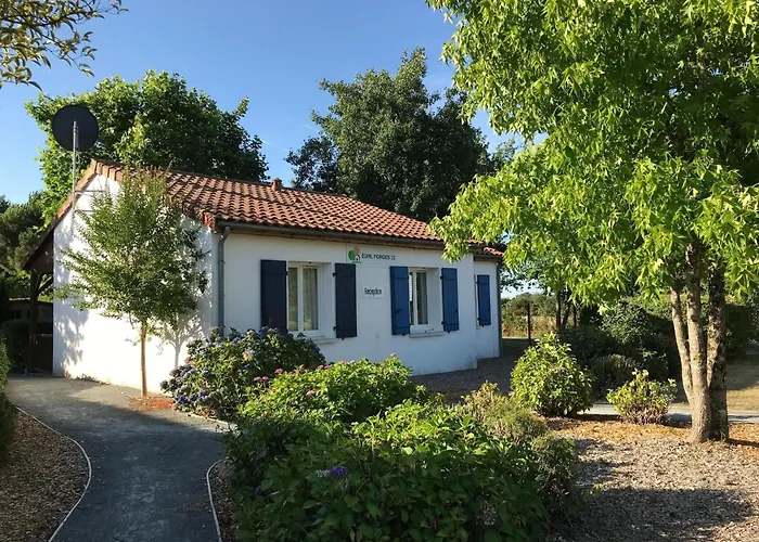 In With Golf & Pool Access * Les Forges (Deux-Sevres)